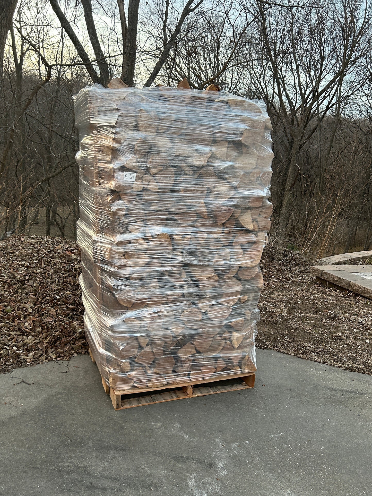 Kiln-dried Oak Firewood on a Face Cord pallet